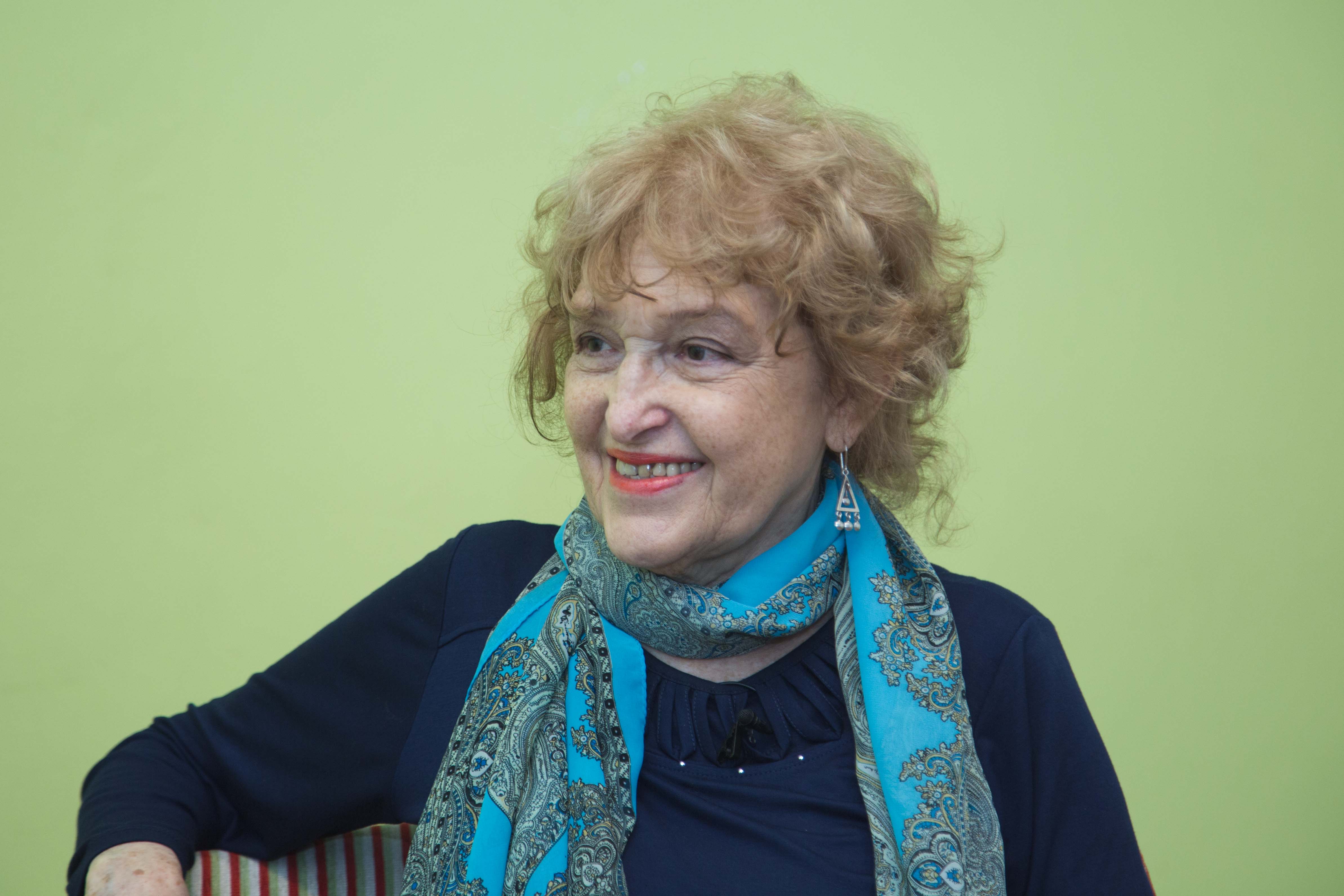 Adriana Puiggrós: “Estamos en una época en que no se puede predecir el futuro, pero sí proyectar. Eso se llama política”